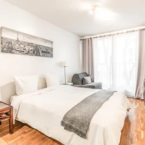 Champs Elysees Flat باريس